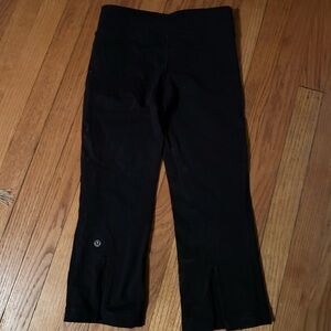 Black Stretchy Leggings with Ankle-Length Fit